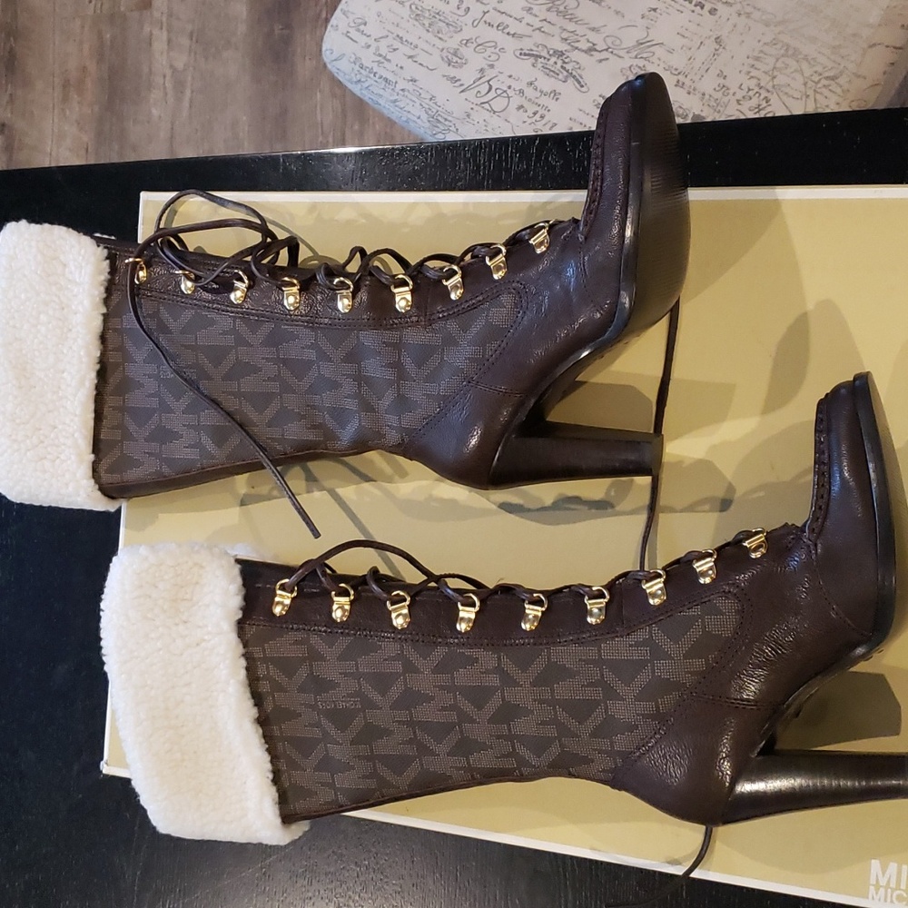 NWB! Michael Kors "Warrior" Logo Boot 6